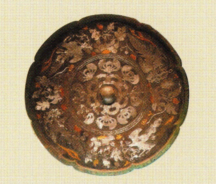 金银平脱花鸟铜镜